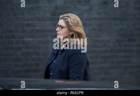 Downing Street, London, UK. 4 décembre 2018. Penny Mordaunt, Secrétaire d'État au Développement International, secrétaire au Développement International à Downing Street pour la réunion hebdomadaire du cabinet. Credit : Malcolm Park/Alamy Live News. Banque D'Images