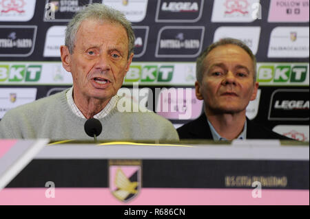 Foto LaPresse - Guglielmo Mangiapane 04/12/18 ITA Palerme Cronaca di Conferenza stampa presentazione della nuova propriet&# xe0 ; del Palermo Calcio Nella foto : Maurizio Zamparini e Clive Richardson Photo LaPresse - Guglielmo Mangiapane 04/12/18 Palermo ITA Actualités Actualités conférence sur le nouveau propriétaire de Palermo Calcio dans l'image : Maurizio Zamparini et Clive Richardson Banque D'Images