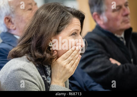 Agnès BUZYN, Ministre des solidarités et de la Santé a visité la maison de Rodolphe. Visiter la Maison de Rodolphe. Un centre d'hébergement et de réinsertion sociale et d'urgence et d'Insertion Accueil jour, elle peut accueillir jusqu'à 161 personnes. Rodolphe's house est géré par l'Association Foyer Notre-Dame des Sans-Abri. Banque D'Images