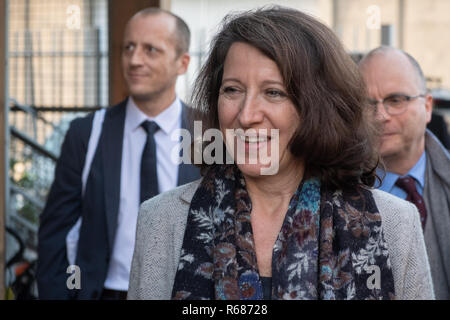 Agnès BUZYN, Ministre des solidarités et de la Santé a visité la maison de Rodolphe. Visiter la Maison de Rodolphe. Un centre d'hébergement et de réinsertion sociale et d'urgence et d'Insertion Accueil jour, elle peut accueillir jusqu'à 161 personnes. Rodolphe's house est géré par l'Association Foyer Notre-Dame des Sans-Abri. Banque D'Images