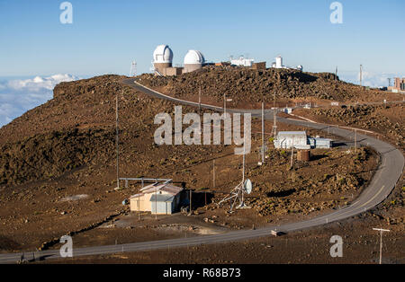 Le site de l'Observatoire de Haute Altitude Haleakala Haleakala au sommet à plus de 10 000 pieds au-dessus du niveau de la mer. New York, USA. Banque D'Images