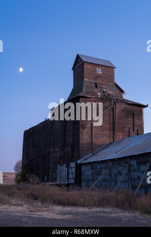 Vieux grain elevator de Diamond, Washington. Banque D'Images