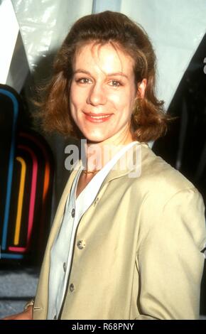 UNIVERSAL CITY, CA - le 21 mars : L'actrice Juliet Stevenson assiste à la 24e édition du British Academy of Film and Television Arts (BAFTA) Awards - Cérémonie de Los Angeles le 21 mars 1993 à Universal Studios à Universal City, en Californie. Photo de Barry King/Alamy Stock Photo Banque D'Images