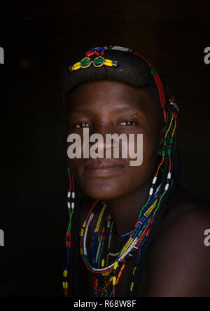 Muhakaona femme tribu, province de Cunene, Oncocua, Angola Banque D'Images