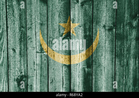 Drapeau de la mauritanie sur Weathered Wood Banque D'Images