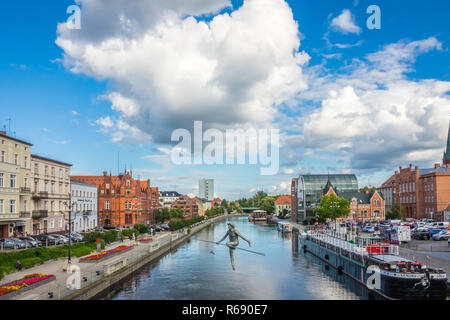 Le funambule sculpture à Bydgoszcz Banque D'Images