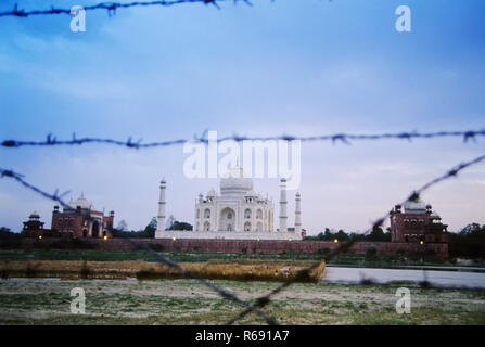 Taj Mahal de Mehtab Bagh, mausolée de marbre blanc ivoire, merveilles du monde, site du patrimoine mondial de l'UNESCO, Agra, Uttar Pradesh, Inde, Asie Banque D'Images