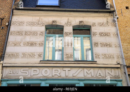 L'extérieur du restaurant sportif dans la Rue du lycee, Saint Omer, Pas de Calais, hauts de France, France Banque D'Images