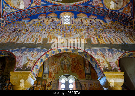 Mur peint avec des fresques artistiques, de l'intérieur, cathédrale St Vladimir, Johannnes Hram Svetog Jovana Vladimira, bar, Monténégro Banque D'Images