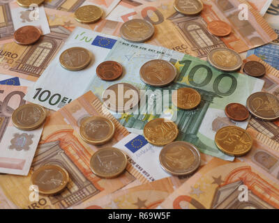 Pièces et billets en euros, l'Union européenne Banque D'Images