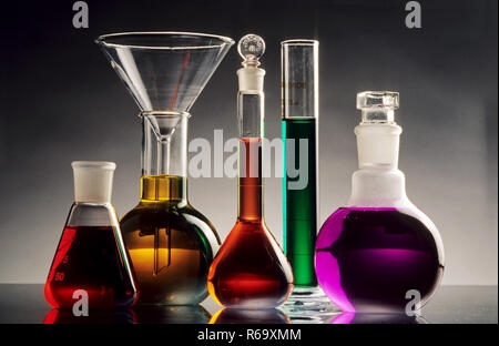 Chimie, laboratoire chimique, expérience chimique, recherche chimique, essais chimiques, laboratoire chimique, Inde, Asie Banque D'Images
