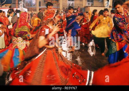 Festival Navaratri, Festival Navratri, festivals hindous, danse garba, Inde, Asie Banque D'Images