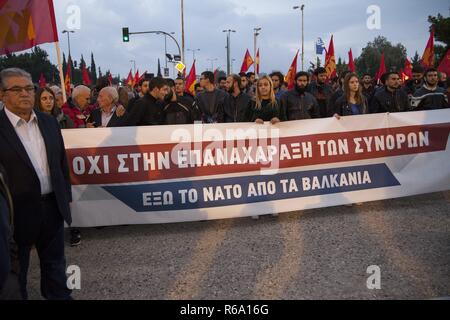 Dimitris Koutsoumpas, Secrétaire Général du Parti communiste de Grèce, lors de rassemblement contre l'expansion des bases de l'Otan en Grèce. Utilisation dans le monde entier 23.10.2018 | Banque D'Images