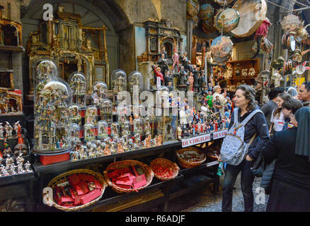 Krippenstrasse, via San Gregorio Armeno, Naples, Italie , Via San Gregorio Armeno, Napoli, Italie Banque D'Images
