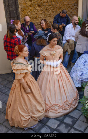 Costume national groupe, Piazza San Gaetano, Via dei Tribunali, Naples, Italie, Trachtengruppe, Napoli, Italie Banque D'Images