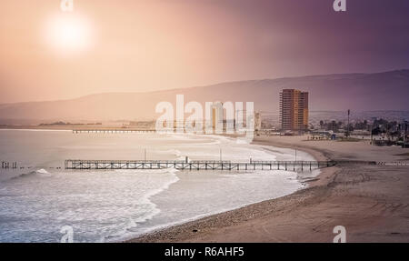 Bien sur la plage à Arica Banque D'Images