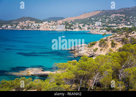Cala Fornells, Paguera, Majorque, Espagne - Juillet 24, 2013 : Avis de Peguera et Cala Fornells du côté de Santa Ponsa Banque D'Images