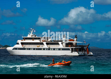 Le bateau de croisière, Pegasus à partir de diverses Croisières à Seychelles Banque D'Images