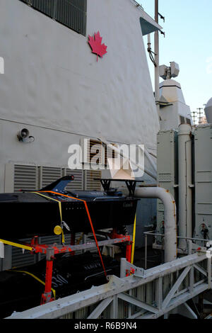 Le NCSM Halifax vu de HMS Belfast - Londres UK Banque D'Images