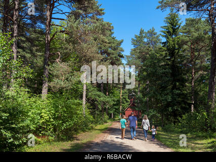 Balades en famille grâce à l'Estonian Open Air Museum près de la station de pompiers,Tallinn, Estonie Banque D'Images