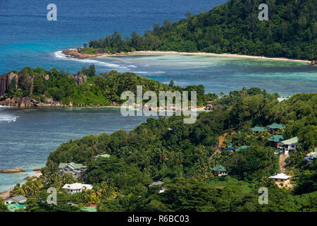 Port Glaud, augmentation de la vue sur la côte sud, route panoramique de Mahé aux Seychelles Banque D'Images