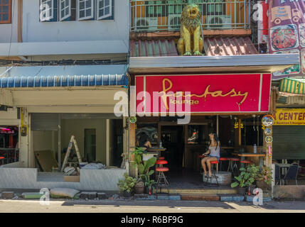 PATTAYA, THAÏLANDE - octobre 18,2018 : Soi Buakhaow c'est la Fantasy Lounge,qui est un restaurant pour les personnes qui veut boire, jouer billard et ha Banque D'Images