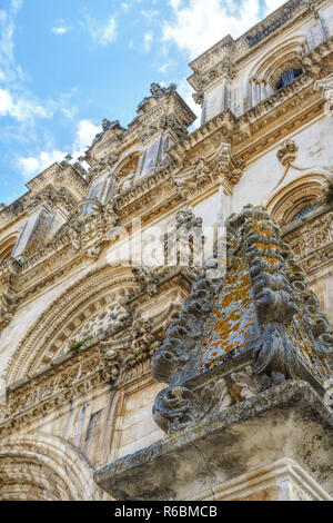 Le Monastère de Santa Maria d'Alcobaça (Alcobaca monastery) au Portugal, a été fondée au 12ème siècle. C'est un chef-d'médiévale abbaye cistercienne Banque D'Images