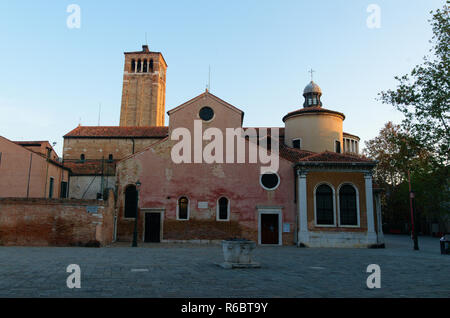 L'église San Giacomo dall'Orio Banque D'Images