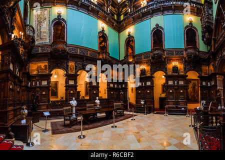 Le Château de Peles de Sinaia, Roumanie ; l'ancien royaume residence Banque D'Images