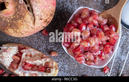 Tasse de fruits de fruits de grenade Banque D'Images