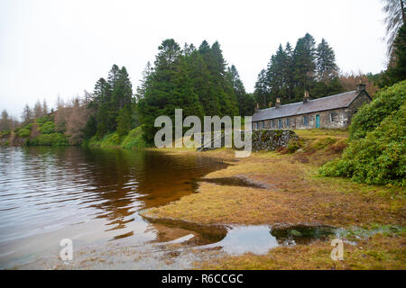 Lochordie Lodge et Loch Ordie près de Dunkeld Perhshire l'Ecosse. Banque D'Images