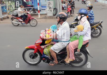 Vietnam, Ho Chi Minh Ville, sur moto, Ho Chi Minh City Banque D'Images