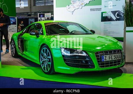 Francfort - Sept 2015 : Audi R8 e-tron présenté à l'IAA International Motor Show le 20 septembre 2015 à Francfort, Allemagne Banque D'Images