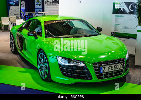 Francfort - Sept 2015 : Audi R8 e-tron présenté à l'IAA International Motor Show le 20 septembre 2015 à Francfort, Allemagne Banque D'Images