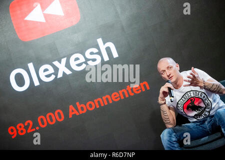 Berlin, Allemagne. Le 05 mai 2018. Olexesh rappeur s'exprime à l'examen annuel 2018 sur YouTube YouTube Space de Berlin. Credit : Christoph Soeder/dpa/Alamy Live News Banque D'Images