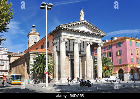 L'église Notre-Dame du Port à proximité du Port de Nice Côte d'Azur, France Banque D'Images