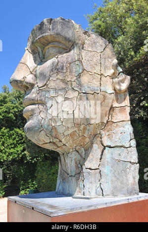 Italie, Toscane, Florence, le jardin de Boboli, Giardini di Boboli, Igor Mitoray Statue, Tindaro Screpolato Banque D'Images