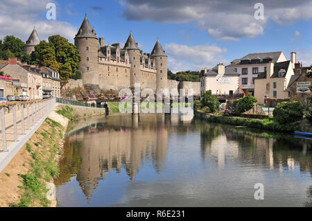 Vue sur le château de la ville de Josselin en Bretagne France Banque D'Images