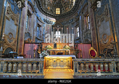 L'intérieur de l'église baroque de San Giuseppe dei Teatini à Palerme Italie Banque D'Images