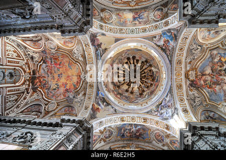 Fresco Ii Trionfo di Santa Caterina par Filippo Randazzo du plafond de l'église Baroque Chiesa di Santa Caterina à Palerme, Italie Banque D'Images