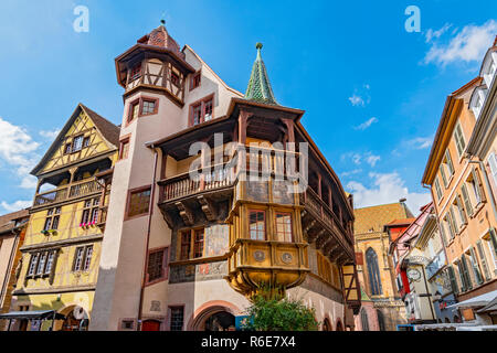 Balcon en bois de la Maison Médiévale Maison Pfister à Colmar, Alsace France Banque D'Images