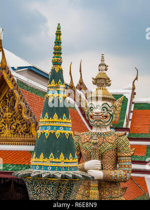 Temple bouddhiste richement décorées Banque D'Images