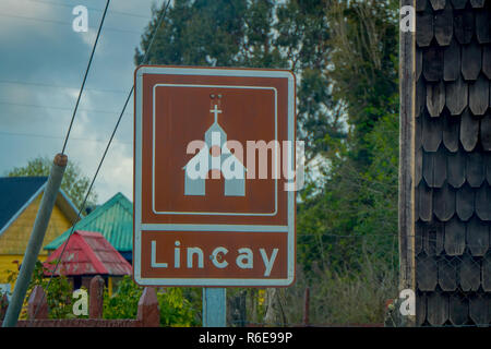 Chiloé, Chili - 27 septembre, 2018 : vue extérieure de l'information signe d'église sur l'île de Chiloé Banque D'Images