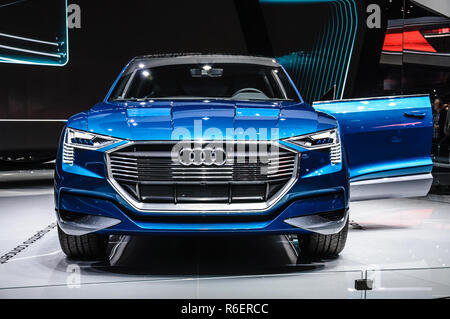 Francfort - Sept 2015 : Audi E-tron Quattro Concept présenté à l'IAA International Motor Show le 20 septembre 2015 à Francfort, Allemagne Banque D'Images