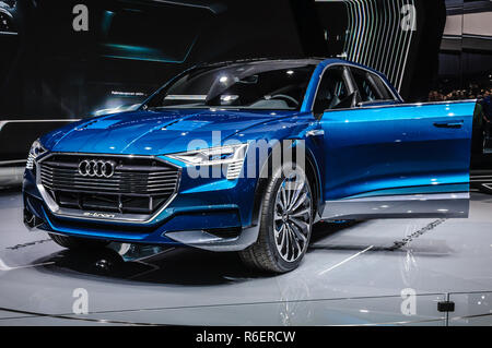 Francfort - Sept 2015 : Audi E-tron Quattro Concept présenté à l'IAA International Motor Show le 20 septembre 2015 à Francfort, Allemagne Banque D'Images