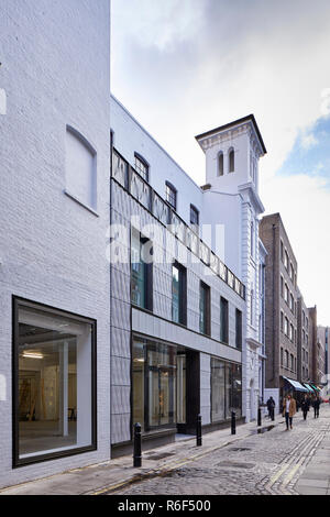 La façade extérieure, vu de la rue. 11-12 Rue Floral, Londres, Royaume-Uni. Architecte : Brimelow McSweeney architectes, 2017. Banque D'Images
