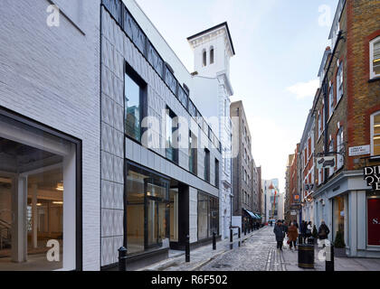 La façade extérieure, vu de la rue. 11-12 Rue Floral, Londres, Royaume-Uni. Architecte : Brimelow McSweeney architectes, 2017. Banque D'Images