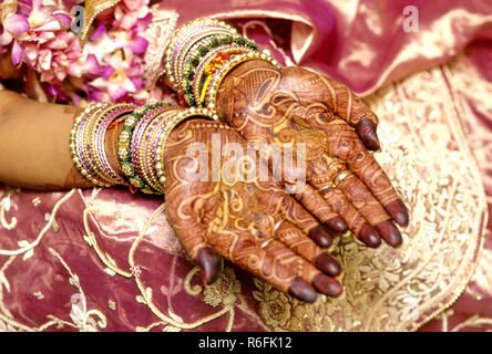 Le Mehndi, mariée mariage Marwadi, Bombay Mumbai, Maharashtra, Inde Banque D'Images