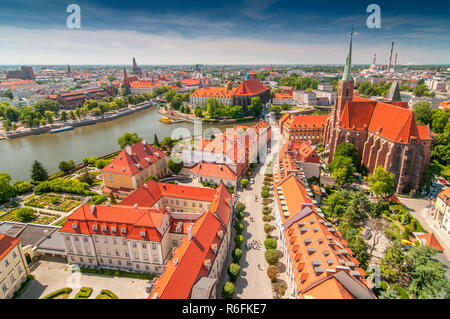 Vue panoramique de la vieille ville de St Johns la Tour de la cathédrale, l'île de la Cathédrale, Wroclaw, Pologne Banque D'Images