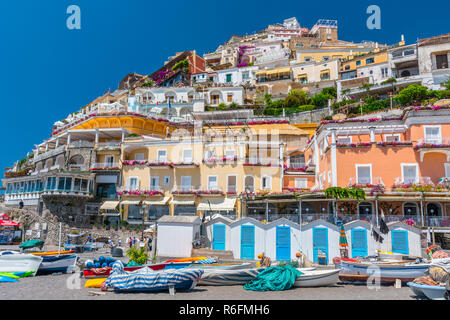 Positano magnifique village construit sur les collines qui mènent à la côte, Côte Amalfitaine, Campanie, Italie Banque D'Images